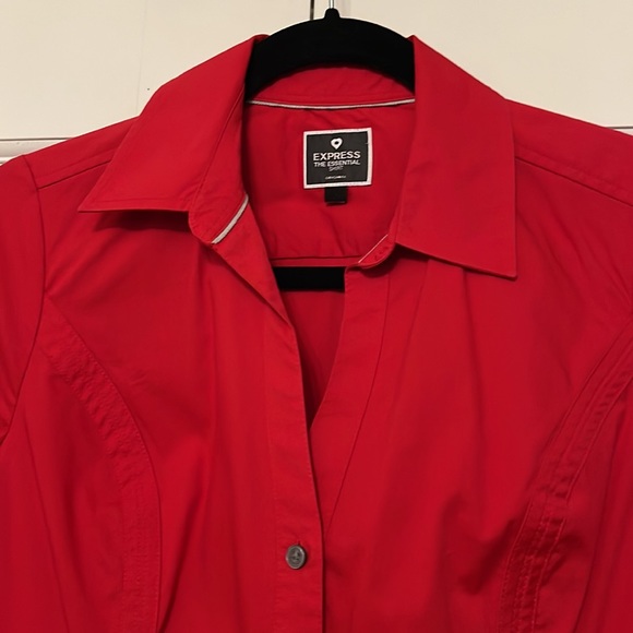 Woman’s button down blouse - Picture 2 of 3